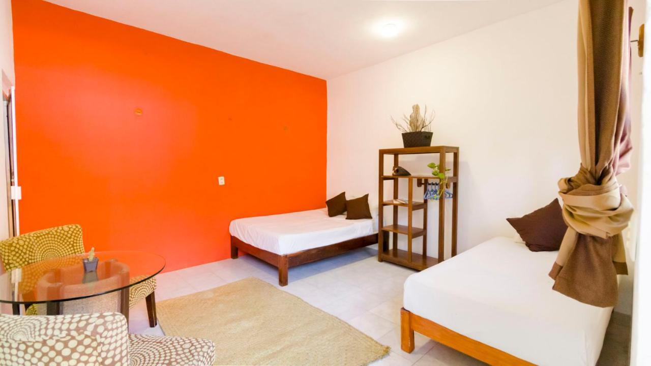 טולום Weary Traveler Hostel חדר תמונה