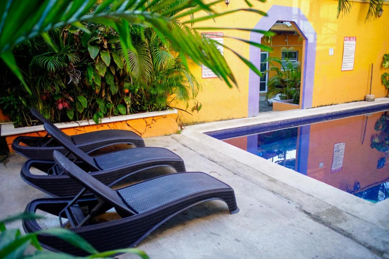 טולום Weary Traveler Hostel מראה חיצוני תמונה