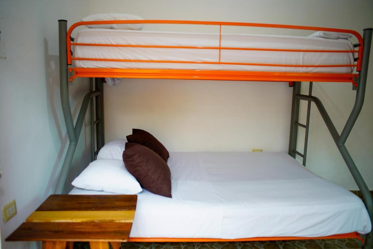 טולום Weary Traveler Hostel מראה חיצוני תמונה